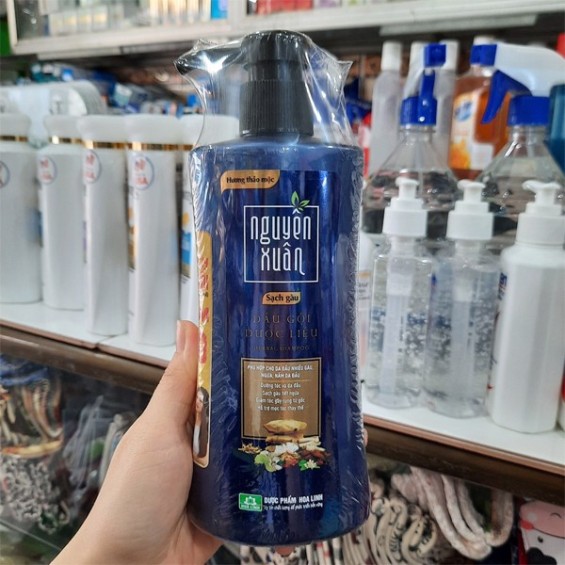 Dầu Gội Dược Liệu Nguyên Xuân Sạch Gàu - Có Vòi 350ml