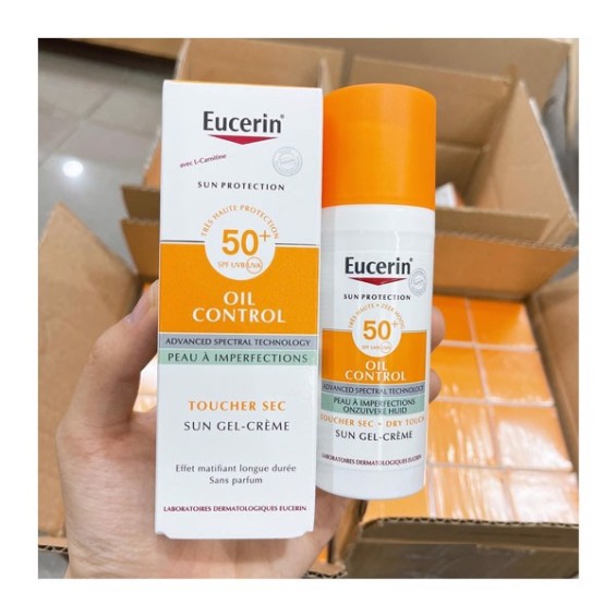 Kem Chống Nắng Dành Cho Da Nhờn, Mụn Trứng Cá Eucerin Oil Control Gel-Cream Sun Dry Touch SPF50+ Chai 50ml